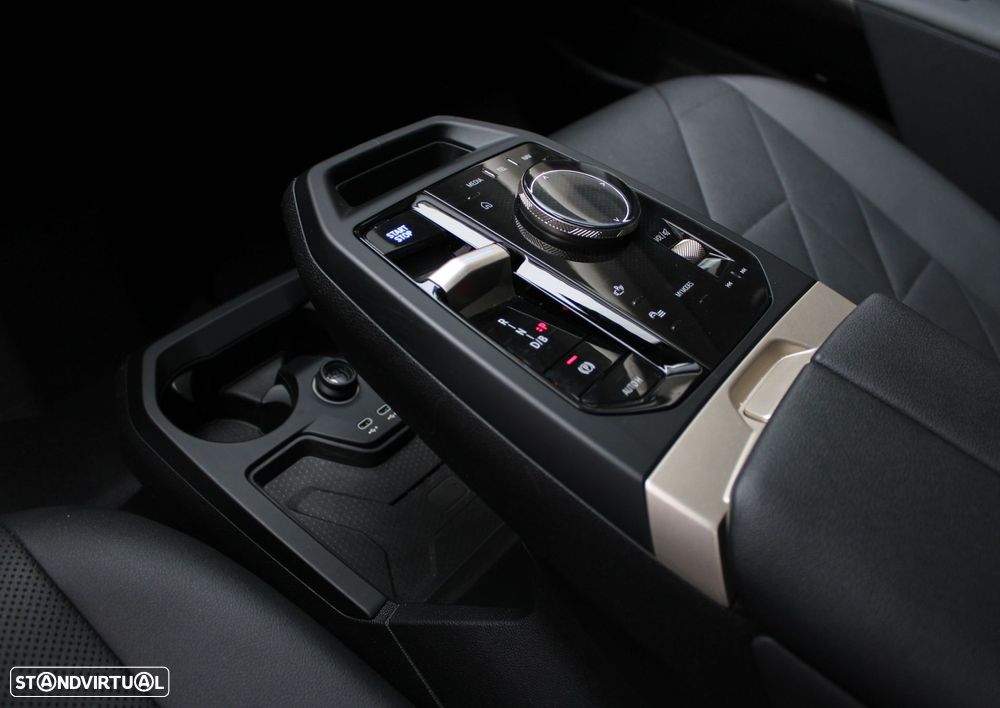 BMW iX xDrive 40 - 9