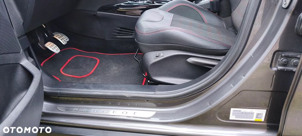 Peugeot 2008 BlueHDi FAP 120 STOP & START GT-Line Edition - 18