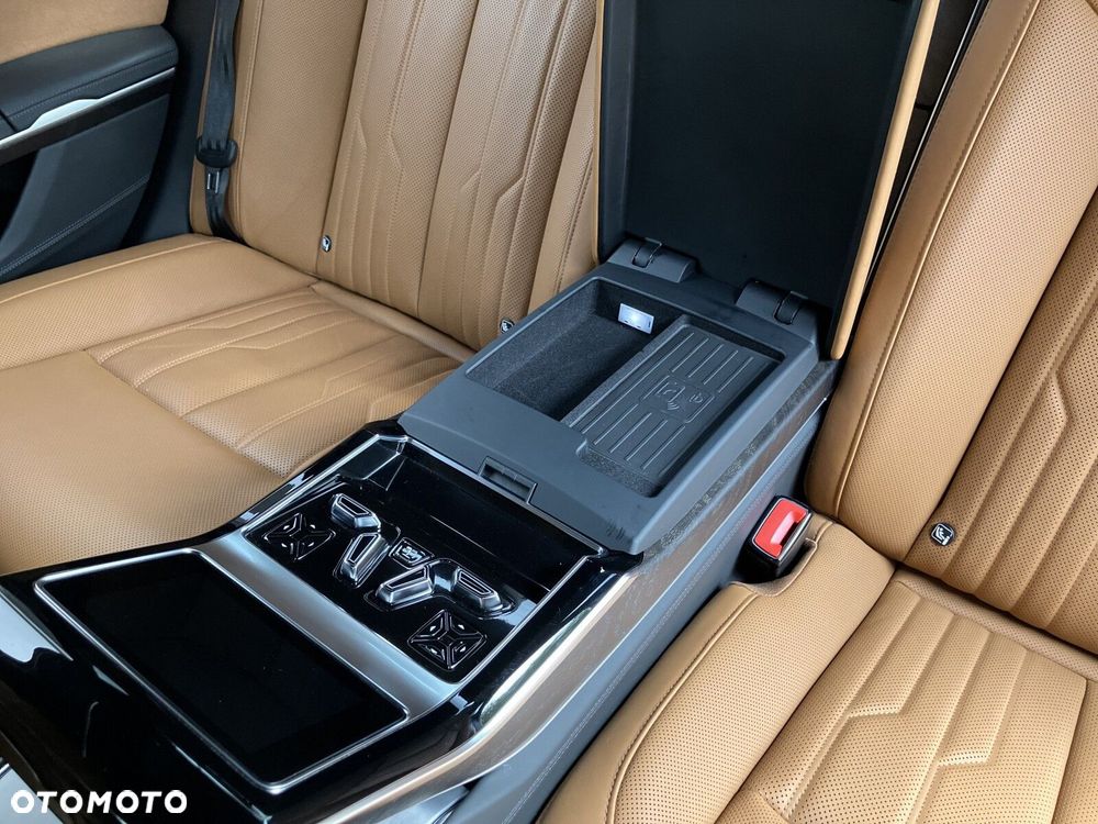Audi A8 - 24