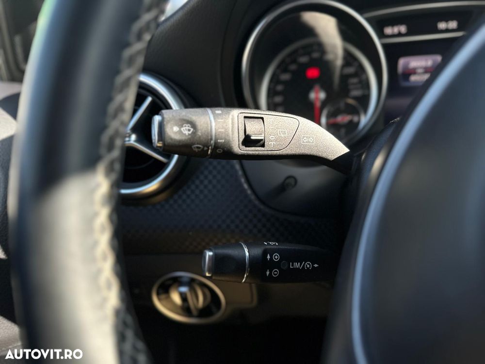 Mercedes-Benz A 180 7G-DCT Urban - 34