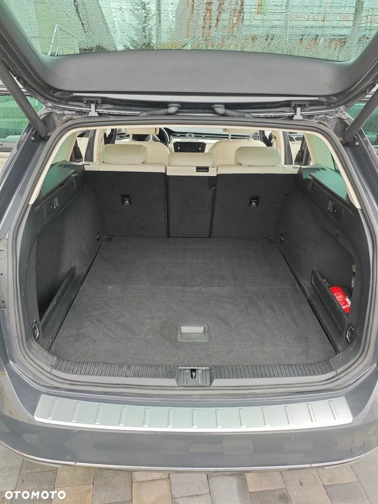 Volkswagen Passat - 14