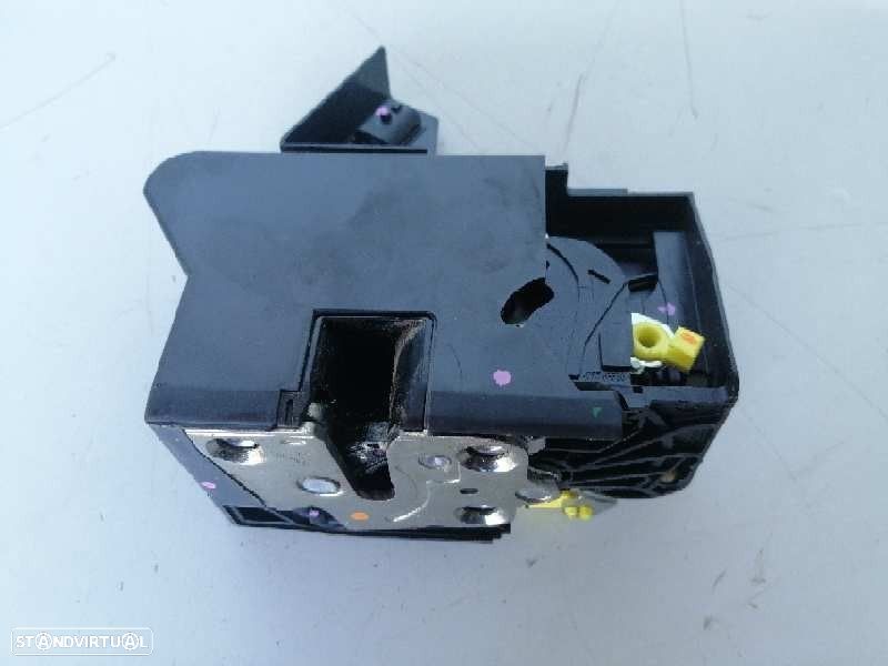 FECHADURA PORTA FRONTAL ESQUERDA DACIA SANDERO II 2019 - - 2