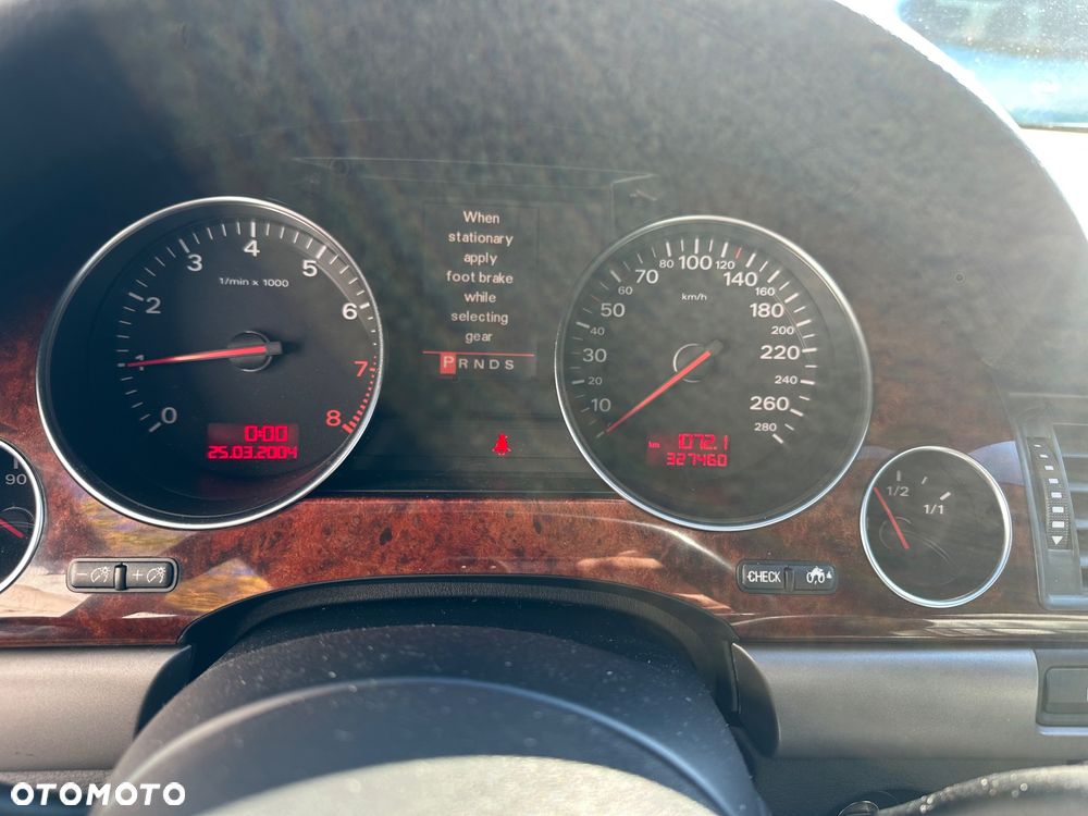 Audi A8 3.7 Quattro - 23