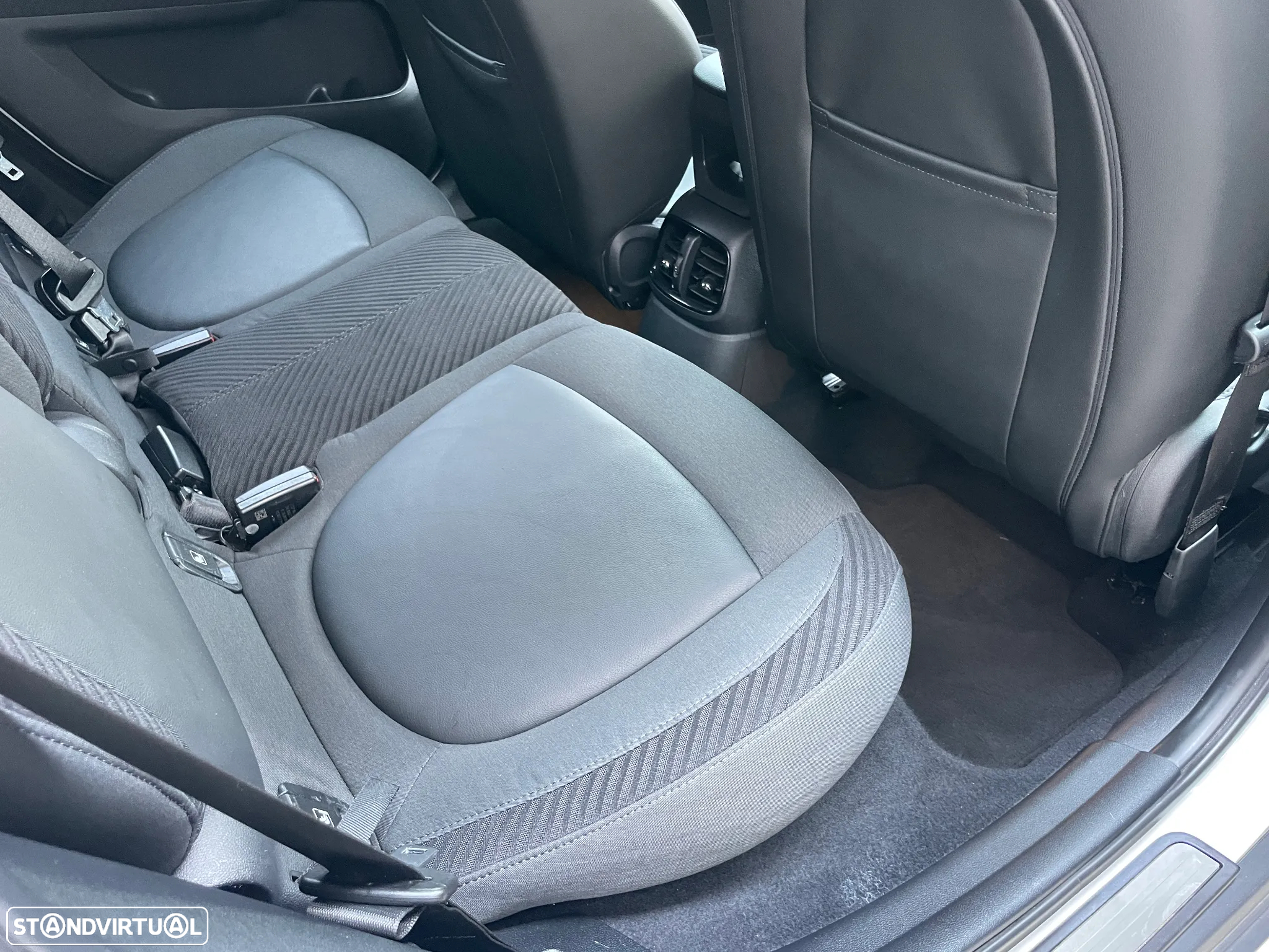 MINI Countryman One D Auto - 32