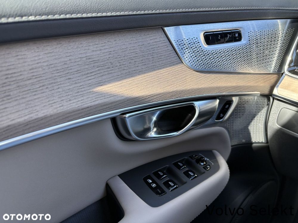 Volvo XC 90 - 22