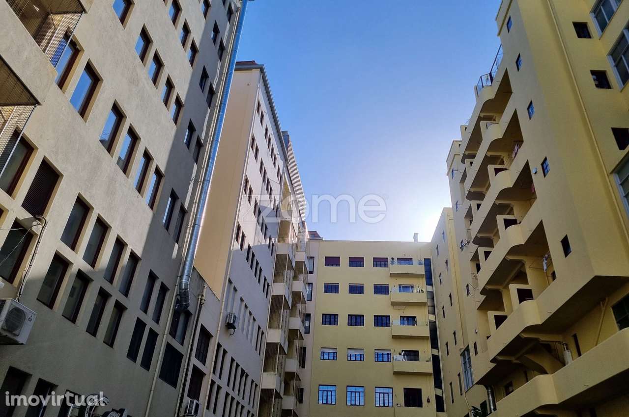 T3 c/ varanda e elevador em edifício remodelado em 2023 - 5º piso - Grande imagem: 3/30