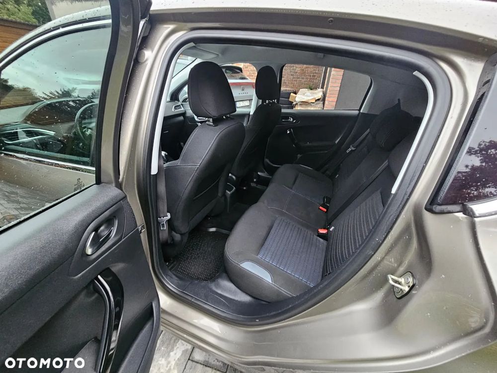 Peugeot 208 1.2 PureTech Allure - 28