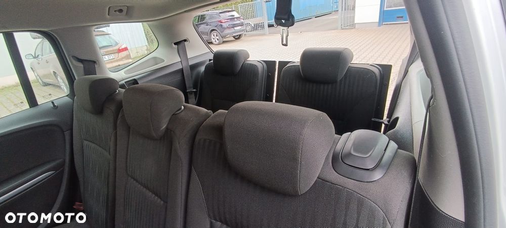 Opel Zafira - 22