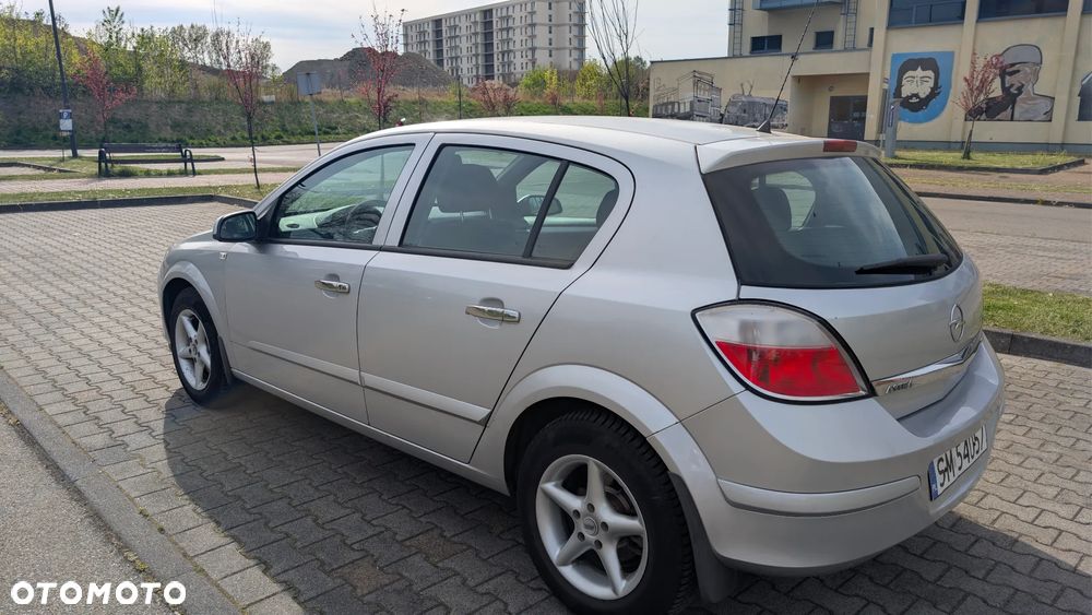 Opel Astra 1.3 CDTI Enjoy - 21