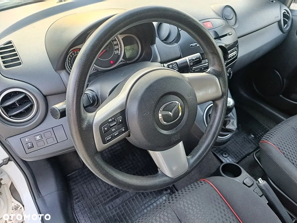 Mazda 2 1.3 Exclusive - 19