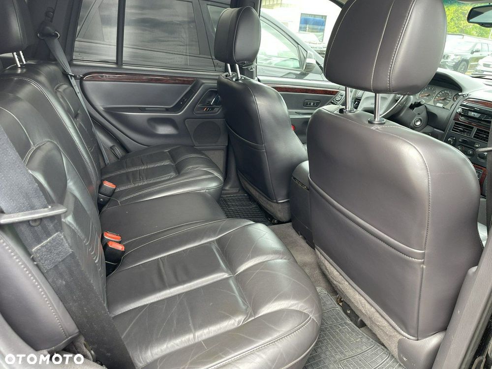 Jeep Grand Cherokee - 16