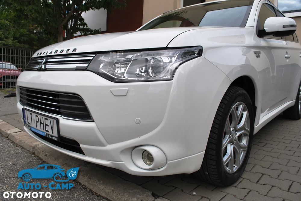 Mitsubishi Outlander Instyle NAVI + - 36