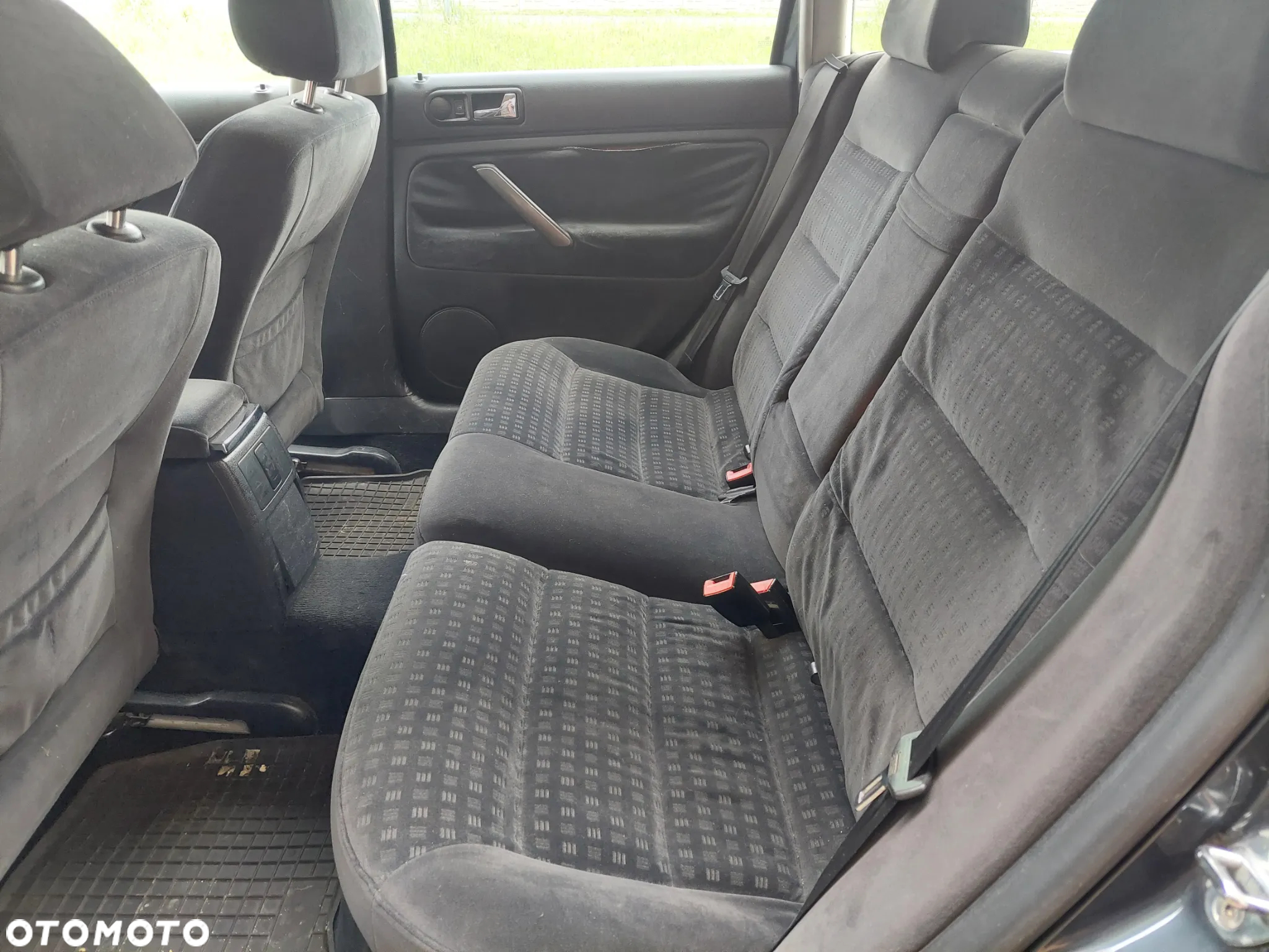 Volkswagen Passat 1.8T - 12