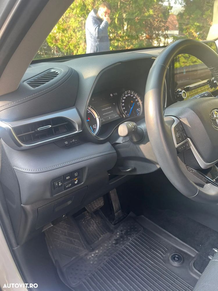 Toyota Highlander 2.5 Hybrid Luxury - 12