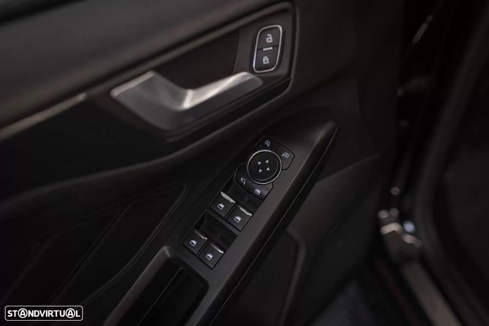 Ford Focus 1.0 EcoBoost ST-Line X - 5