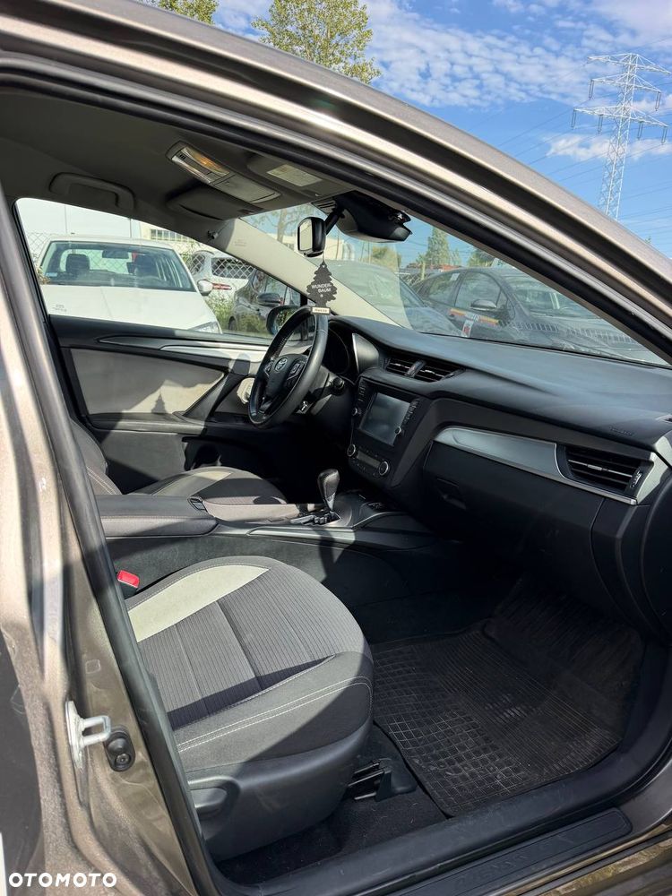 Toyota Avensis 1.8 Active MS - 13