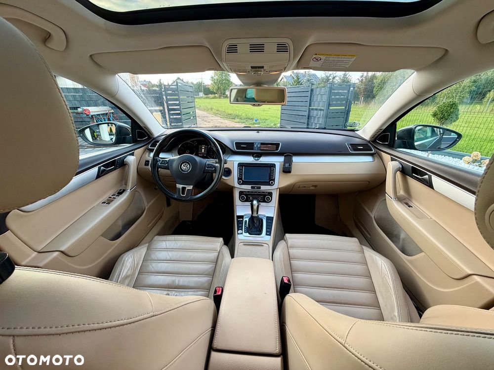 Volkswagen Passat - 12