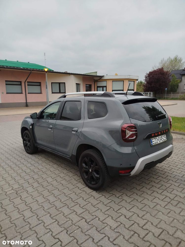 Dacia Duster 1.0 TCe SL Celebration - 8