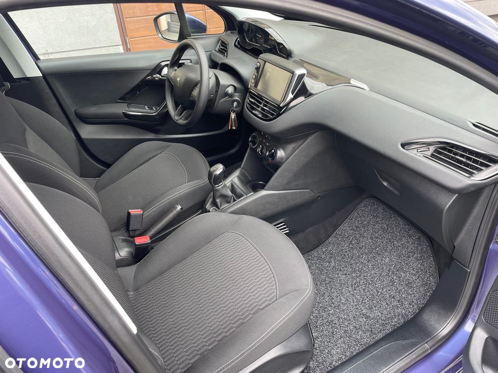 Peugeot 208 82 PureTech Style - 19