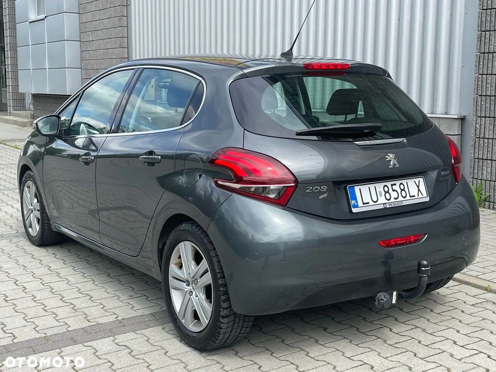 Peugeot 208 1.2 PureTech GPF Signature S&S - 6