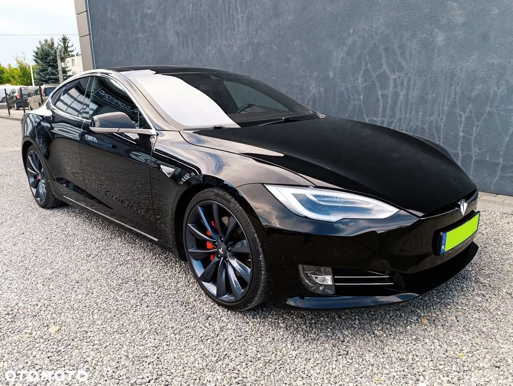 Tesla Model S - 2