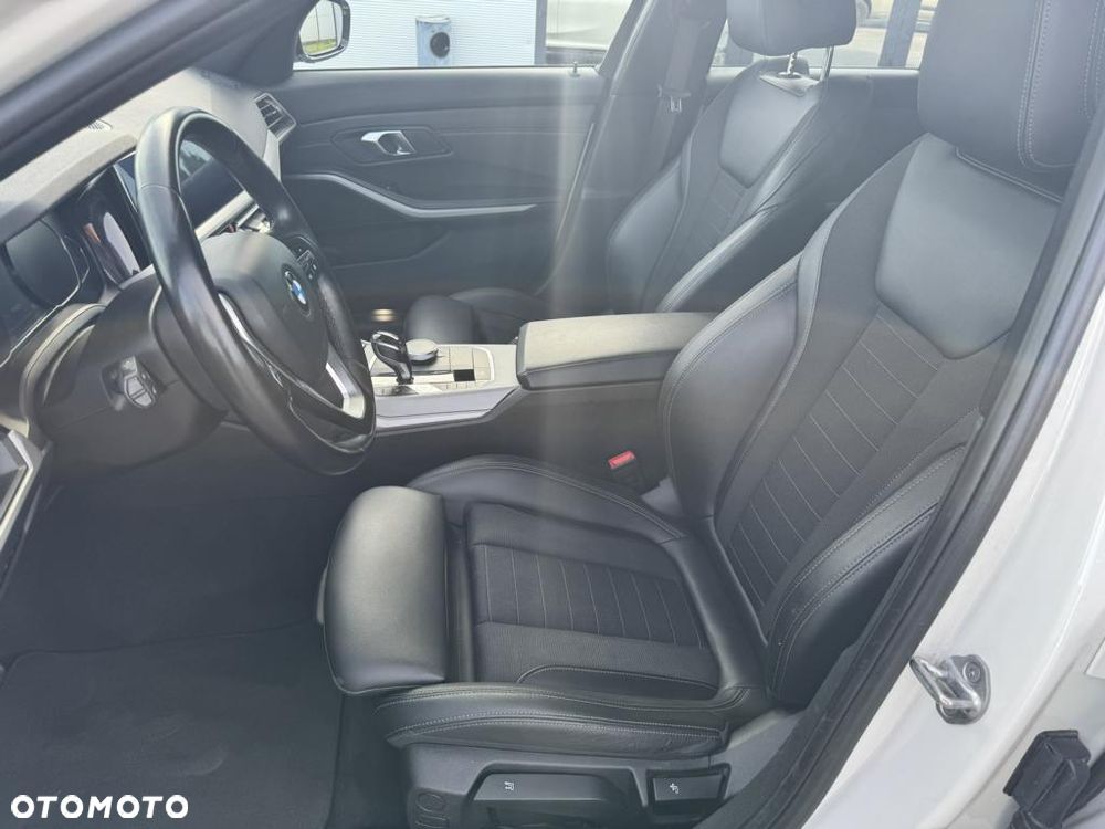 BMW Seria 3 320d xDrive M Sport Shadow - 7