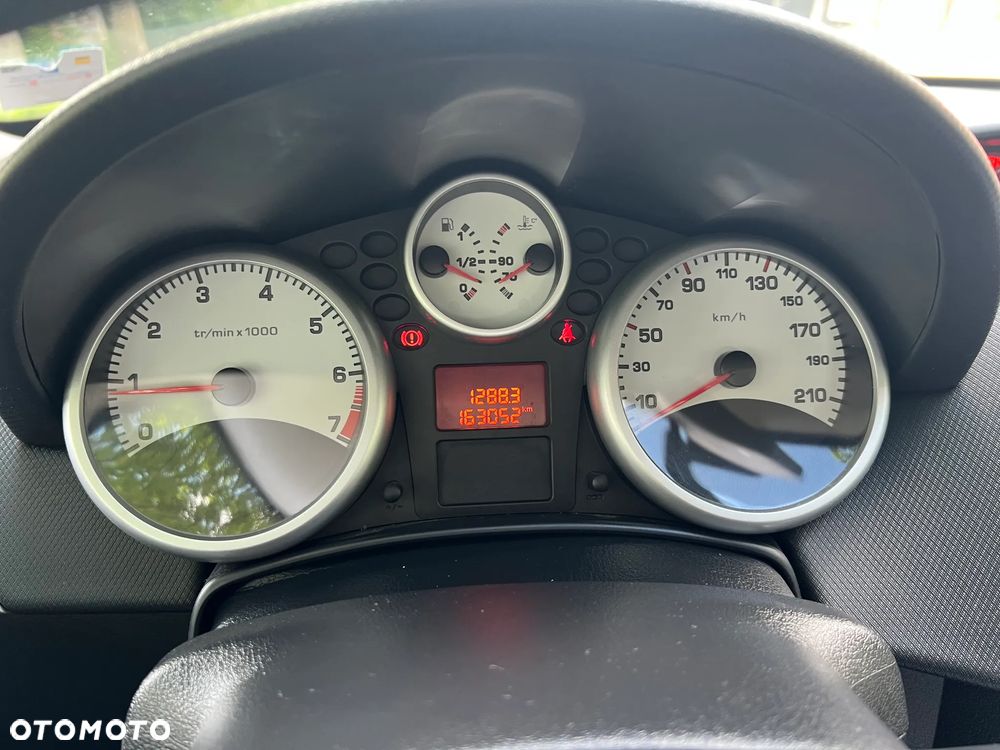 Peugeot 207 - 8