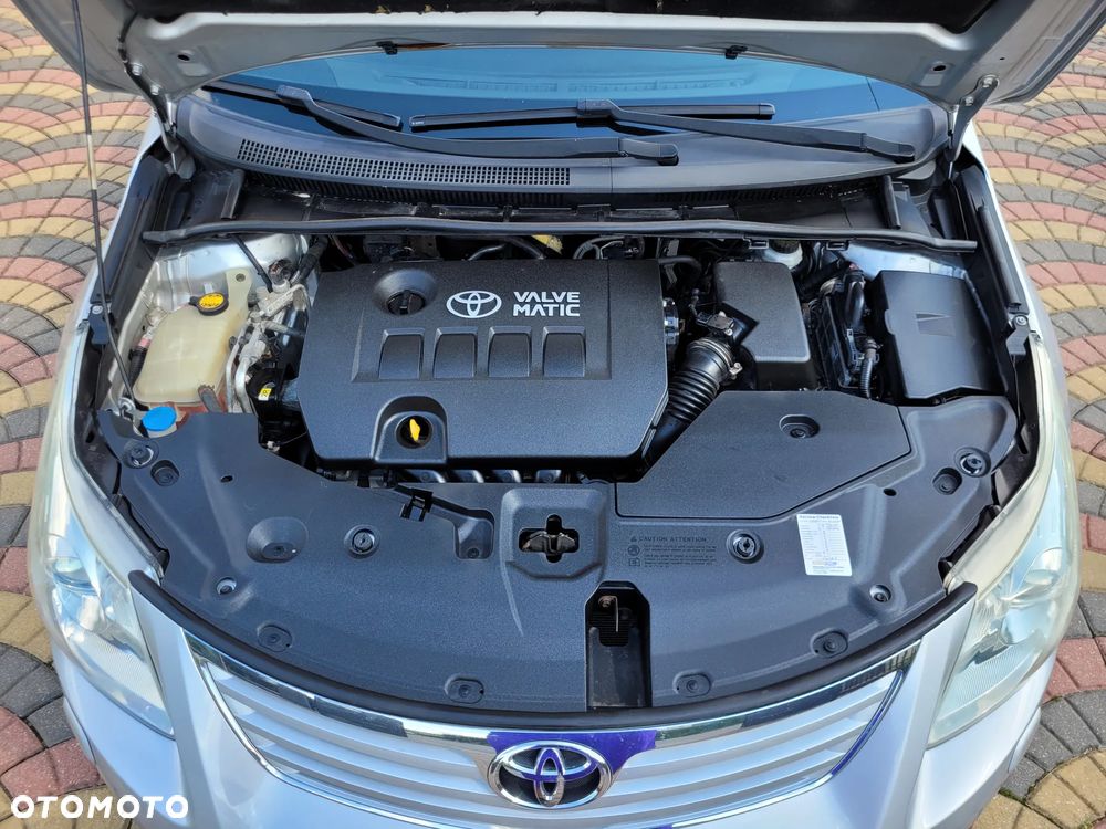 Toyota Avensis 1.8 Sol - 21