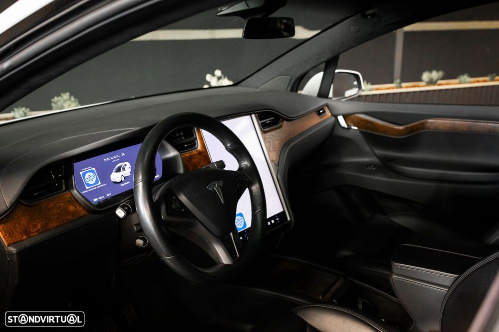 Tesla Model X Long Range - 17