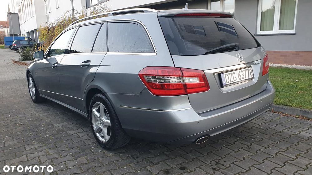 Mercedes-Benz Klasa E 300 BlueTEC 7G-TRONIC Elegance - 4