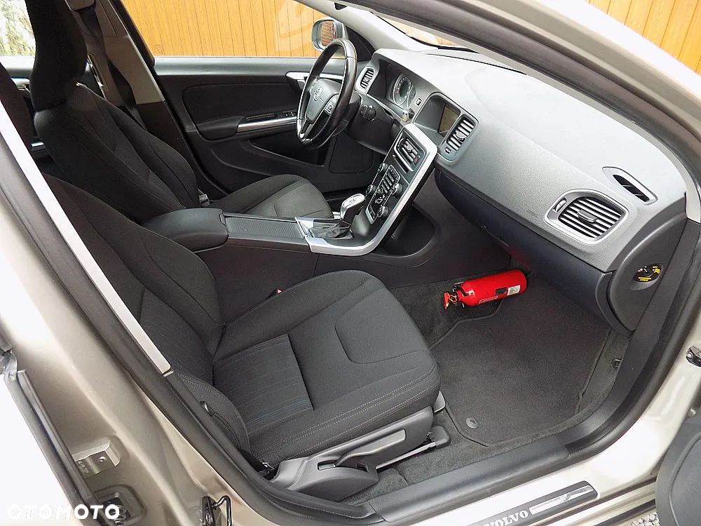 Volvo V60 D2 Kinetic - 8