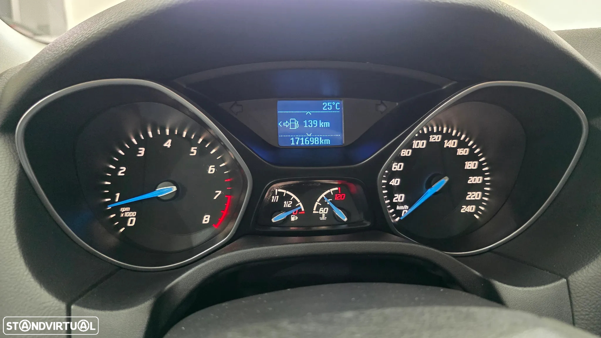Ford Focus 1.0 SCTi Titanium - 29