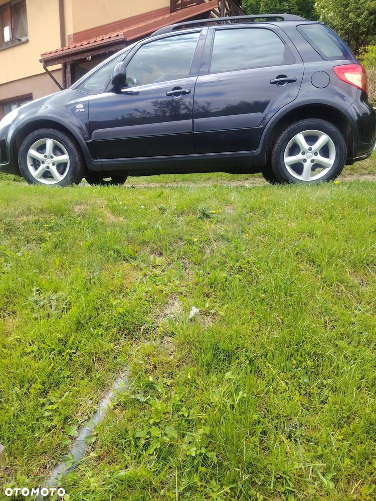 Suzuki SX4 1.9 DDiS 4WD GS / Premium - 4