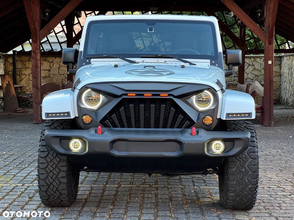 Jeep Wrangler 3.6 Unlim Sahara - 3
