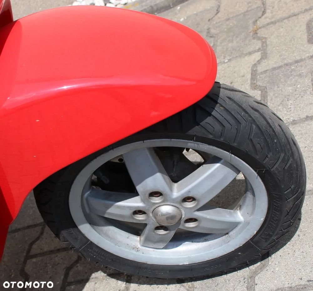 Piaggio Vespa - 19