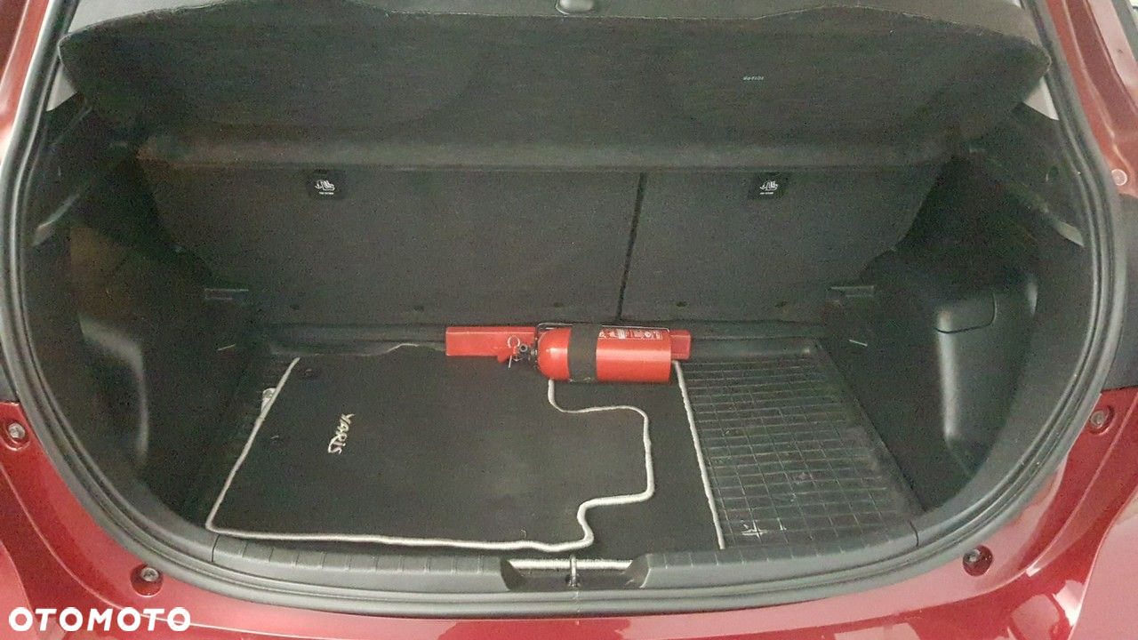Toyota Yaris - 22
