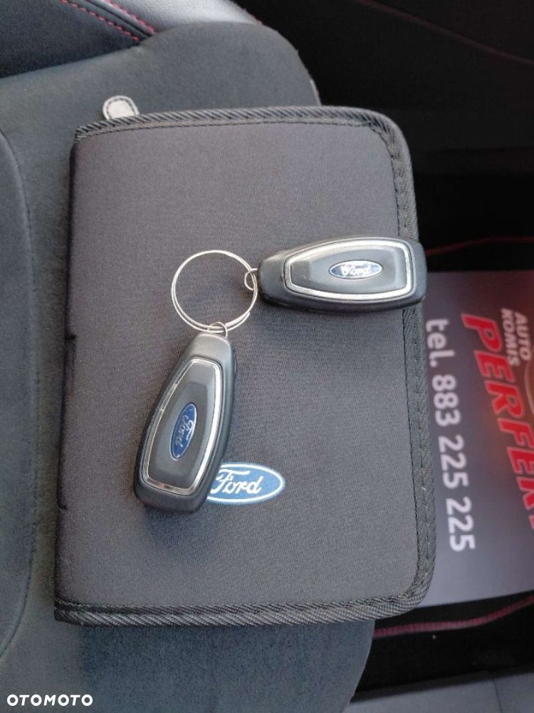 Ford Kuga - 26