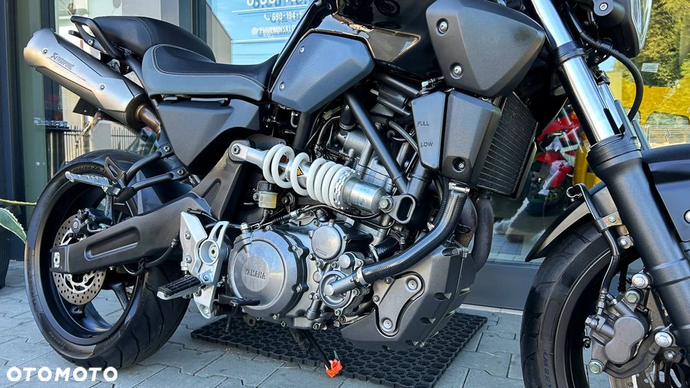 Yamaha MT - 4