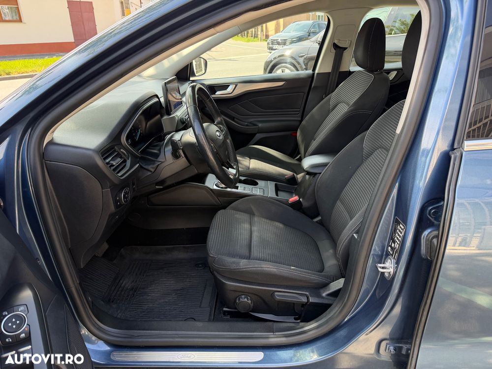 Ford Focus 1.5 TDCi Powershift Titanium - 12