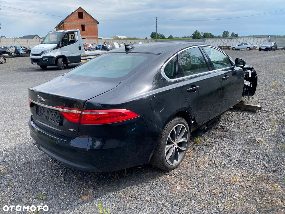 Jaguar XF 20d AWD Prestige - 4
