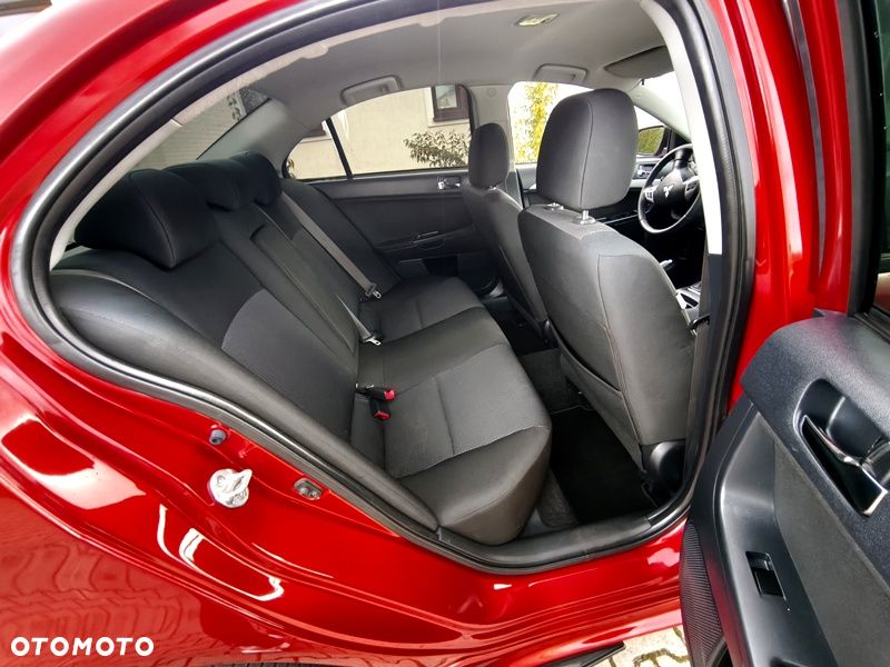 Mitsubishi Lancer - 31