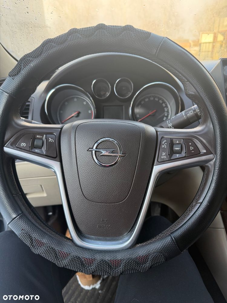 Opel Insignia - 8