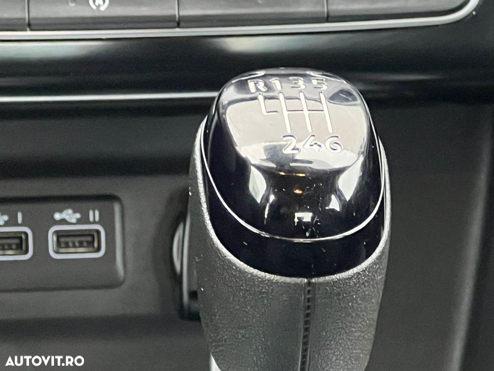 Renault Megane TCe 140 GPF Equilibre - 17