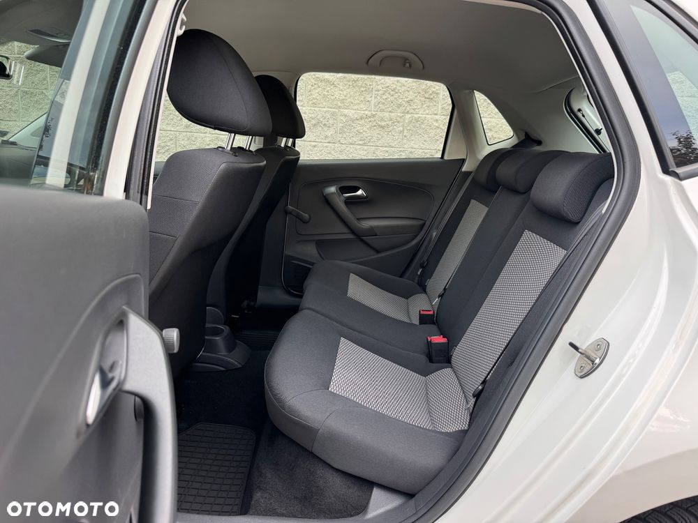 Volkswagen Polo 1.4 16V Trendline - 11