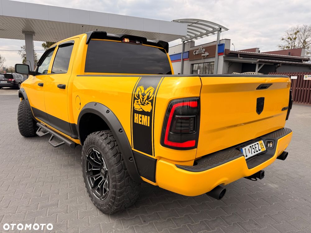 Dodge RAM - 1