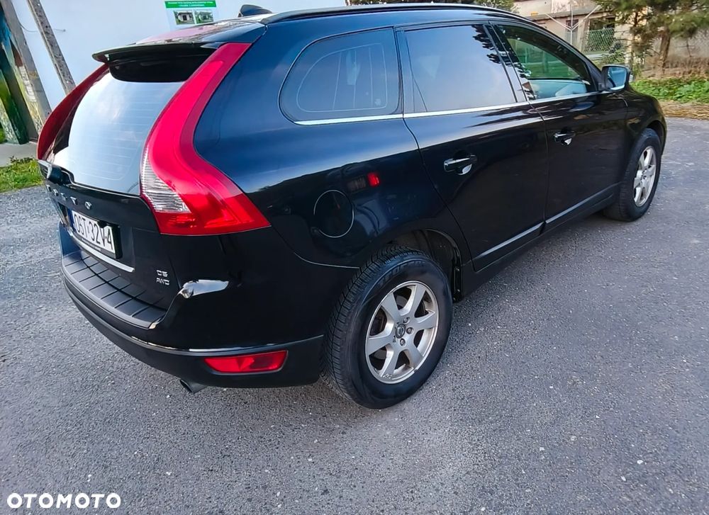 Volvo XC 60 D5 AWD Momentum - 4