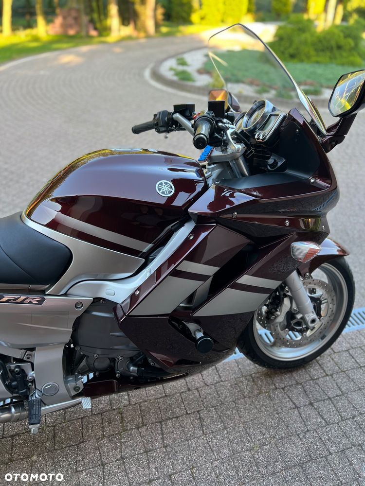 Yamaha FJR - 26