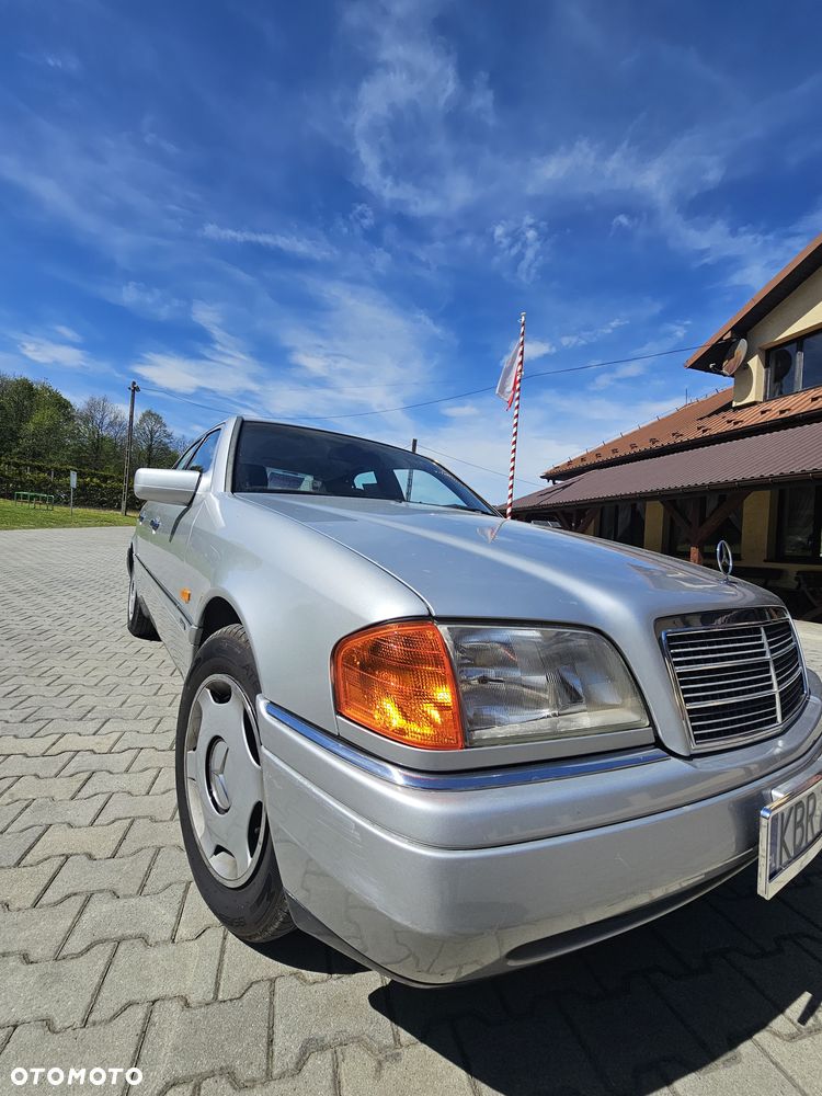 Mercedes-Benz Klasa C 180 Elegance - 8