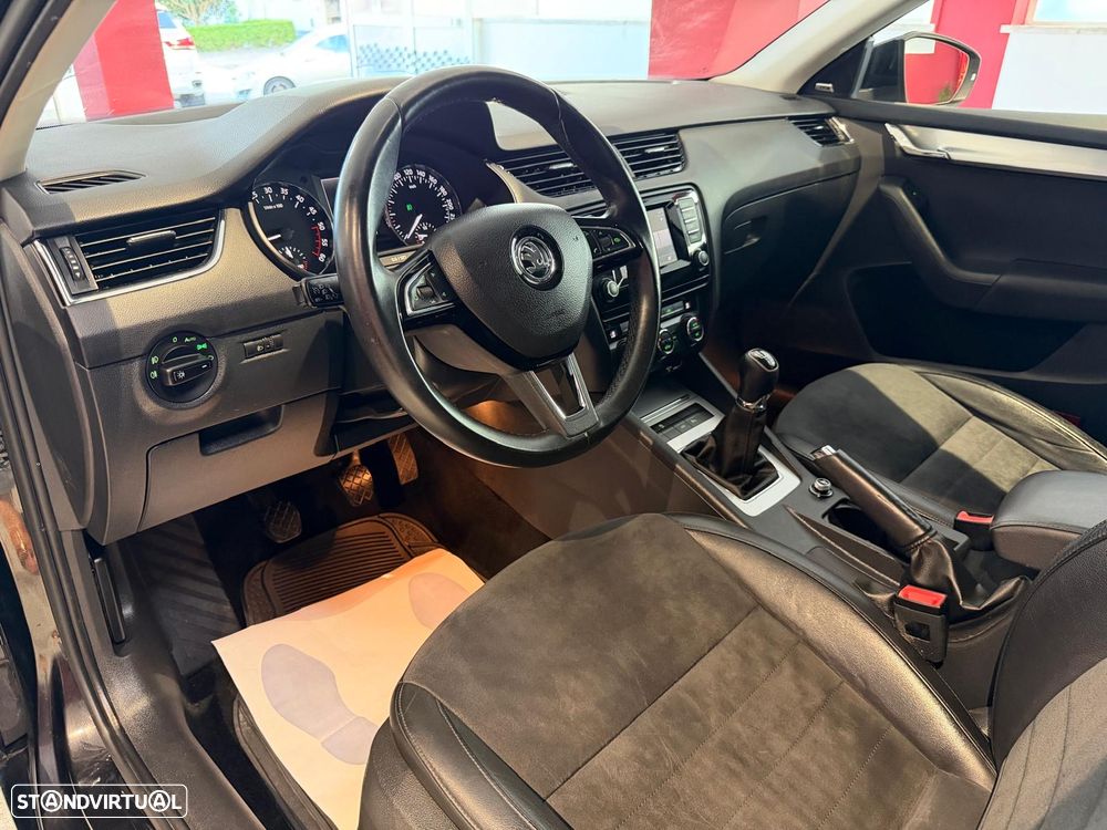 Skoda Octavia Break 1.6 TDi Elegance Pack - 10