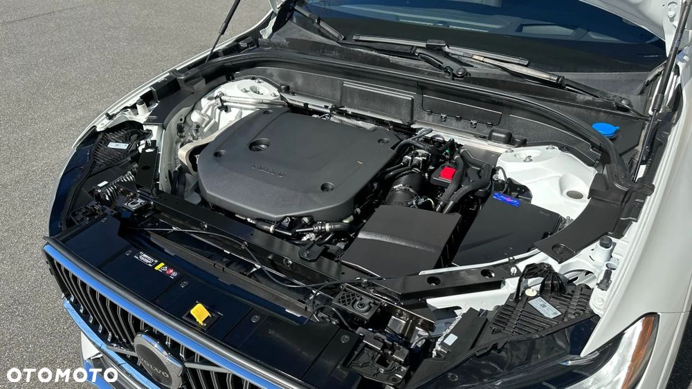 Volvo XC 60 B6 B AWD Momentum - 22